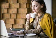 Juggling acts balancing life work and online study