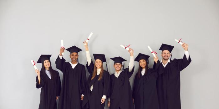 Graduate happier recessions earn less money during who people but re they tweet Graduates less vulnerable in recession but inequalities persist